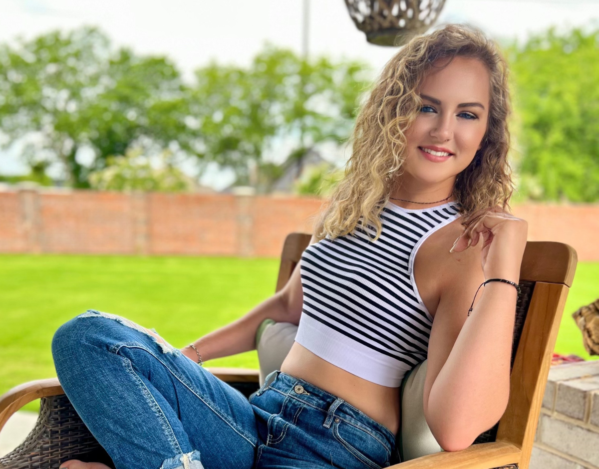 SLEEVELESS CREW NECK STRIPED SEAMLESS CROPPED TOP